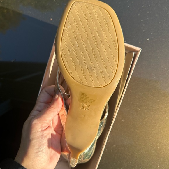 NIB BCBG croc embossed thong heel flip flop dressy sandal - Picture 3 of 3